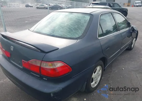 2000 Honda Accord 2.3 Ex from USA, damaged, VIN 1HGCG6684YA064641